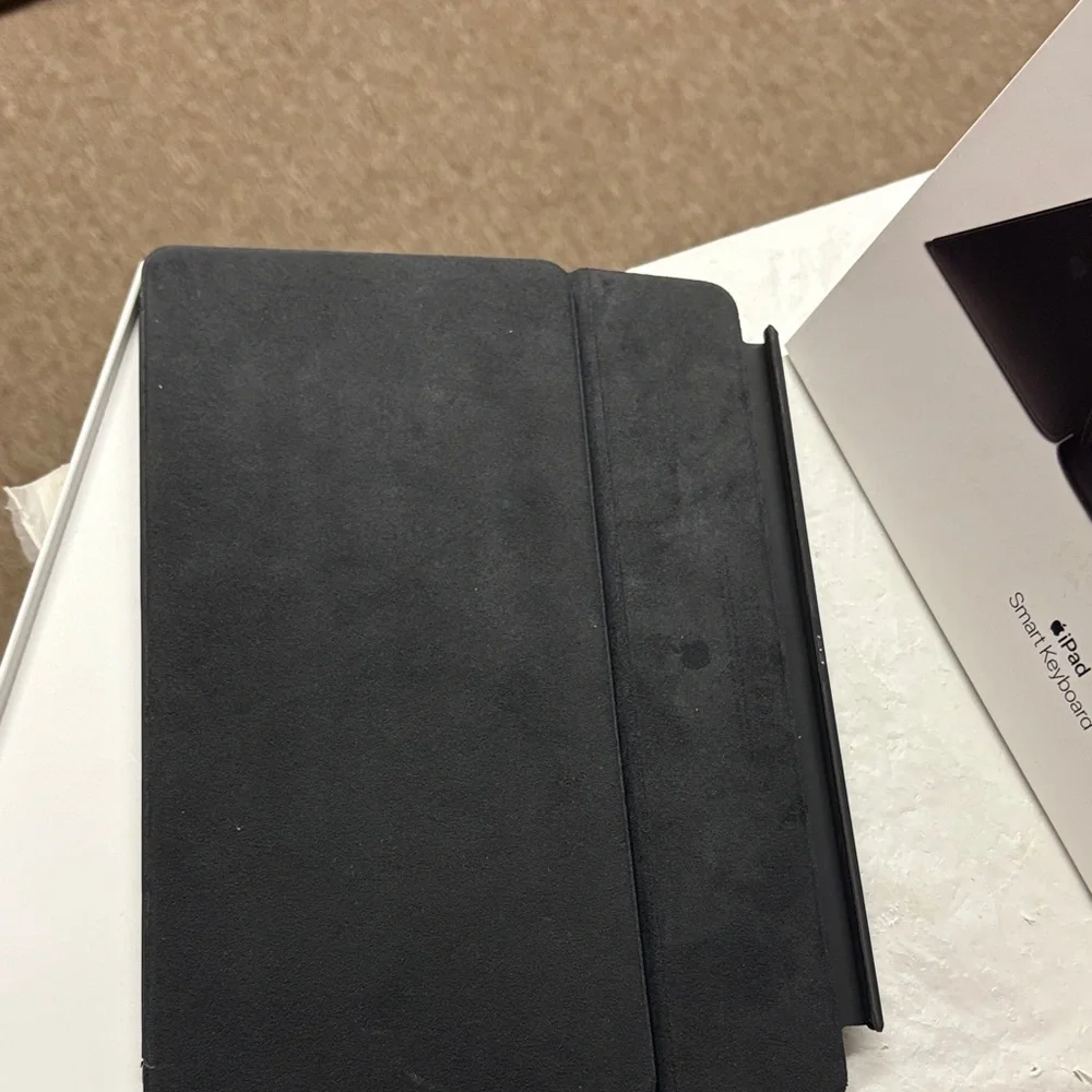 Apple iPad Smart Keyboard - Dark Gray